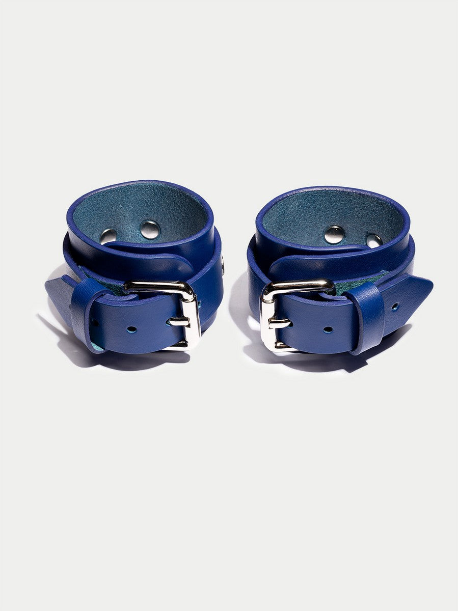Amo Leather Cuffs in Dark Blue